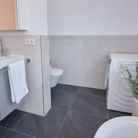 Nxt Liv I Kliniknah I 120qm Mit Balkon I Nah Zu Seen & Berge * Bad Aibling