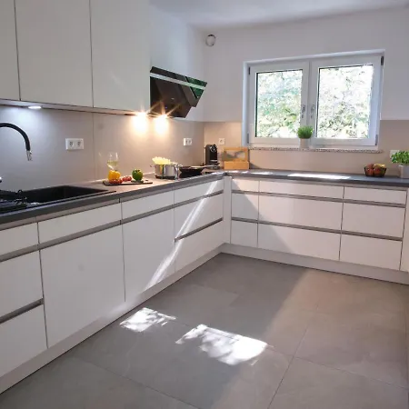 Nxt Liv I Kliniknah I 120qm Mit Balkon I Nah Zu Seen & Berge * Bad Aibling